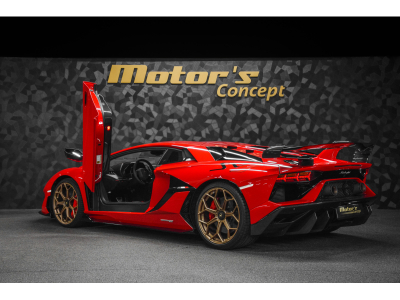 Lamborghini Aventador SVJ Coupé / 1 OF 900 / ROSSO MARS