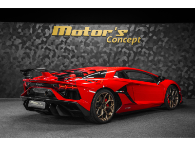 Lamborghini Aventador SVJ Coupé / 1 OF 900 / ROSSO MARS