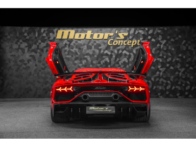 Lamborghini Aventador SVJ Coupé / 1 OF 900 / ROSSO MARS