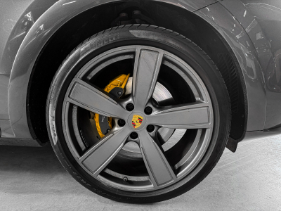 Porsche Cayenne Coupe E-Hybrid/Panorama/22