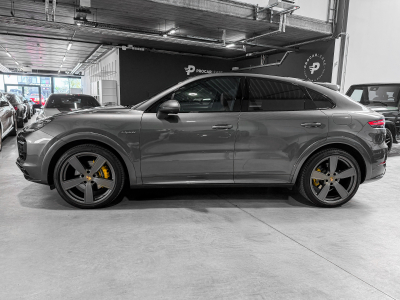 Porsche Cayenne Coupe E-Hybrid/Panorama/22