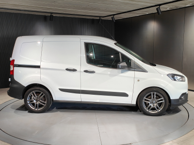Ford Transit Courier 1.5 TDCI RADIO USB