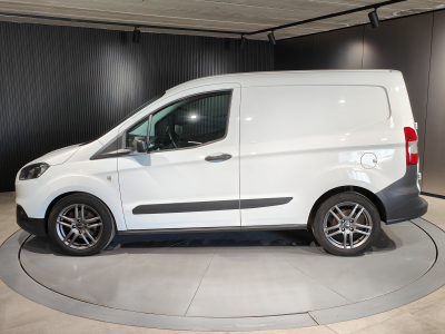 Ford Transit Courier 1.5 TDCI RADIO USB