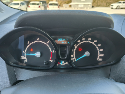 Ford Transit Courier 1.5 TDCI RADIO USB