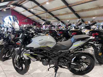 Benelli BN 125 GRIS