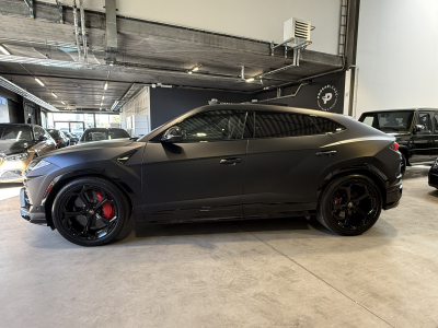 Lamborghini Urus 4.0 V8 Auto./PANO/22/360°/HUD/CARBON/VOLL