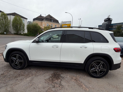 Mercedes-Benz GLB 250 4Matic AMG Line / Panoramaschiebedach /
