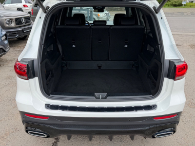 Mercedes-Benz GLB 250 4Matic AMG Line / Panoramaschiebedach /