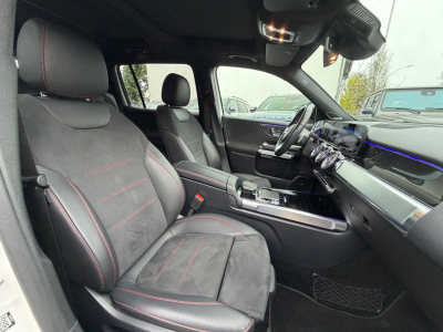 Mercedes-Benz GLB 250 4Matic AMG Line / Panoramaschiebedach /