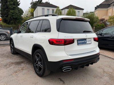 Mercedes-Benz GLB 250 4Matic AMG Line / Panoramaschiebedach /
