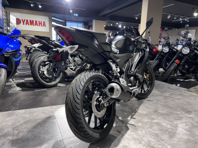 Yamaha YZF-R125 