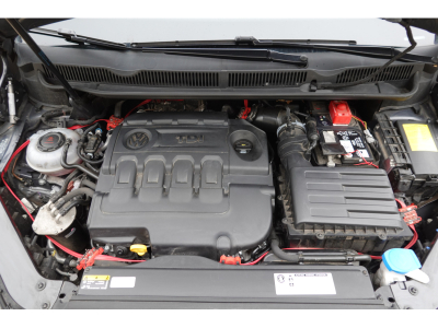 Volkswagen Touran 2.0 TDI HIGHLINE 150 DSG R-LINE