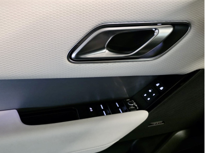 Land-Rover Range Rover Velar NEW MODEL P400 AWD R-DYNAMIC MERIDIAN PANO CUIR NAVI 1 HAND