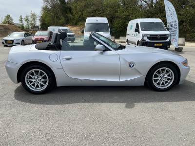 BMW Z4 2.2i Roadster Automatik Cuir Xenon PDC