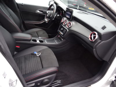 Mercedes-Benz CLA 200 Shooting Brake AMG-LINE