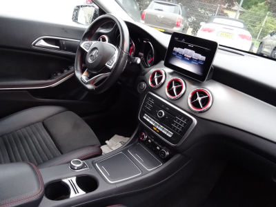 Mercedes-Benz CLA 200 Shooting Brake AMG-LINE