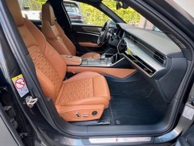 Audi RS6 Avant 4.0 TFSI quattro - AHK - SHD - VOLL