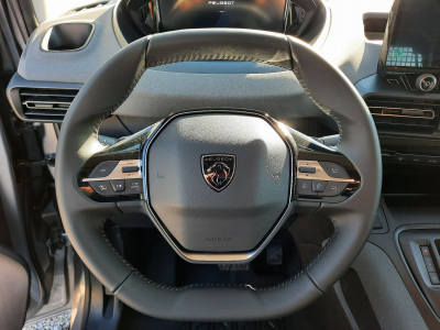 Peugeot Rifter AT 130 N1/NAVY/Kamera