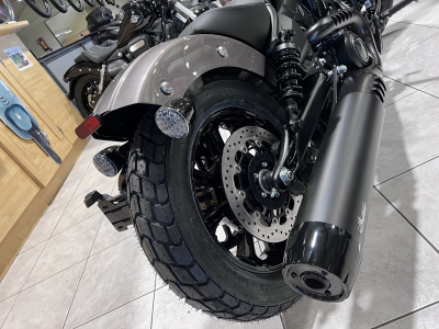 Indian Scout Bobber Ltd + Tech Heavy Metal