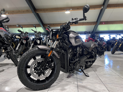 Indian Scout Bobber Ltd + Tech Heavy Metal