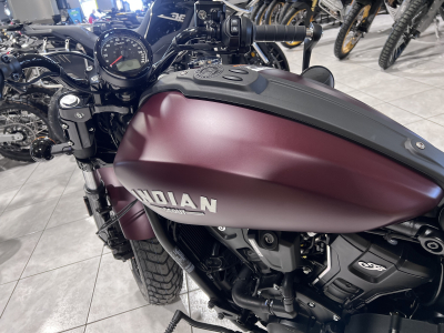 Indian Scout Bobber Maroon Metallic Smoke