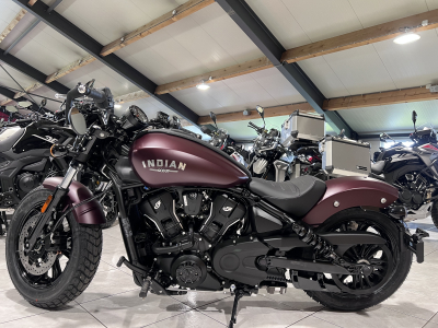 Indian Scout Bobber Maroon Metallic Smoke