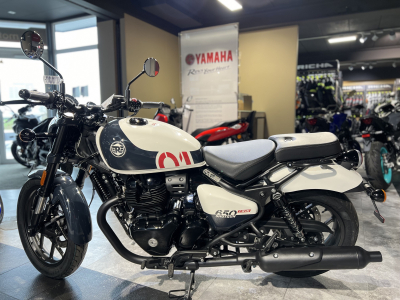 Royal Enfield Shotgun 650 stencil white