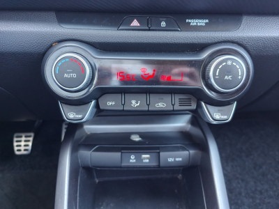 Kia Rio 1.0 T-GDI GT-LINE CLIM SIEGES + VOLANT CHAUFF CARPLAY