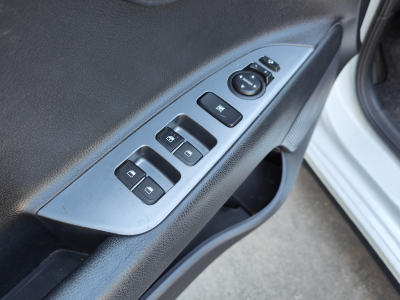 Kia Rio 1.0 T-GDI GT-LINE CLIM SIEGES + VOLANT CHAUFF CARPLAY