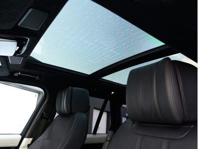 Land-Rover Range Rover P400E Hybrid VOGUE