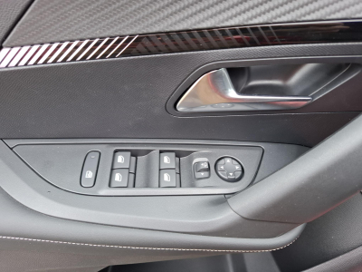 Peugeot 2008 1.2 Hybrid 145 Allure e-DCS6