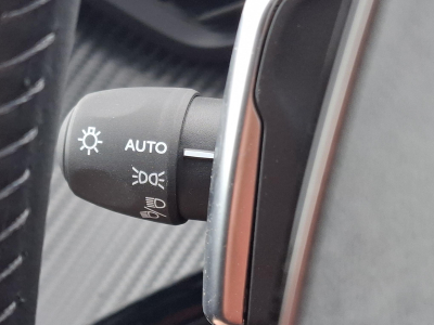 Peugeot 2008 1.2 Hybrid 145 Allure e-DCS6