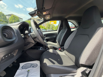 Toyota Aygo X Play/ Kamera / Klima /