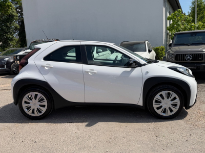 Toyota Aygo X Play/ Kamera / Klima /