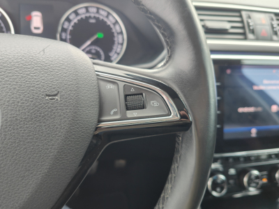 Skoda Superb 1.6 TDI DSG CARPLAY TOIT OUVRANT CAMERA CUIR SIEGES CHAUFF