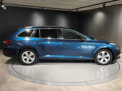 Skoda Superb 1.6 TDI DSG CARPLAY TOIT OUVRANT CAMERA CUIR SIEGES CHAUFF