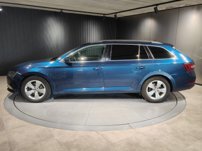 Skoda Superb 1.6 TDI DSG CARPLAY TOIT OUVRANT CAMERA CUIR SIEGES CHAUFF