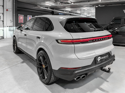 Porsche Cayenne S 4.0 441/ BI-COLOR/ CARBON/