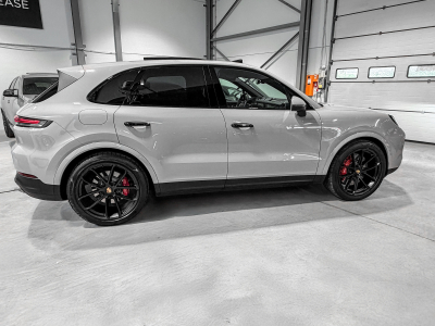 Porsche Cayenne S 4.0 441/ BI-COLOR/ CARBON/