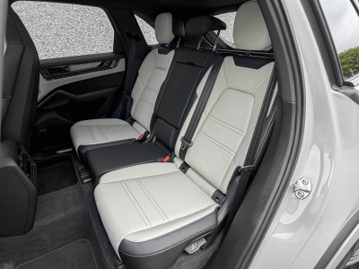 Porsche Cayenne S 4.0 441/ BI-COLOR/ CARBON/