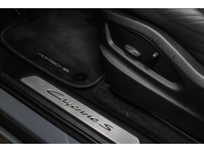 Porsche Cayenne S Coupé - ARCTIC GREY