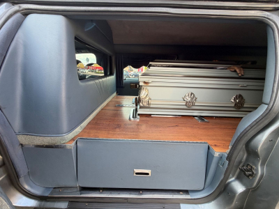 Cadillac Fleetwood 5.7 / LEICHENWAGEN / KRYSTAL / SARG