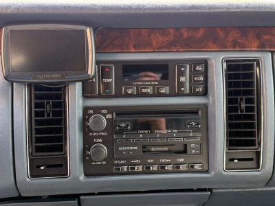 Cadillac Fleetwood 5.7 / LEICHENWAGEN / KRYSTAL / SARG