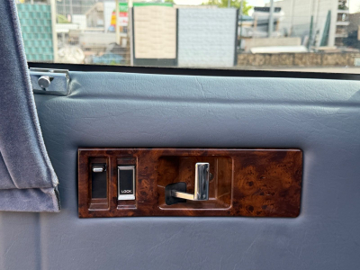 Cadillac Fleetwood 5.7 / LEICHENWAGEN / KRYSTAL / SARG