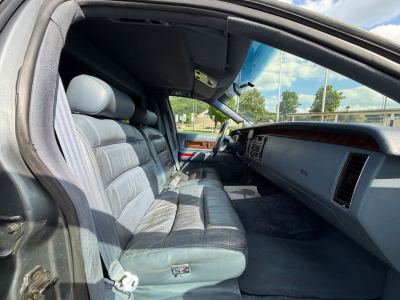 Cadillac Fleetwood 5.7 / LEICHENWAGEN / KRYSTAL / SARG
