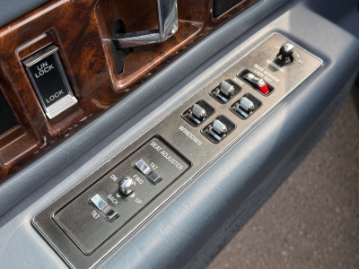 Cadillac Fleetwood 5.7 / LEICHENWAGEN / KRYSTAL / SARG