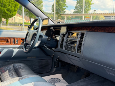 Cadillac Fleetwood 5.7 / LEICHENWAGEN / KRYSTAL / SARG