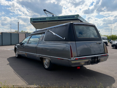Cadillac Fleetwood 5.7 / LEICHENWAGEN / KRYSTAL / SARG