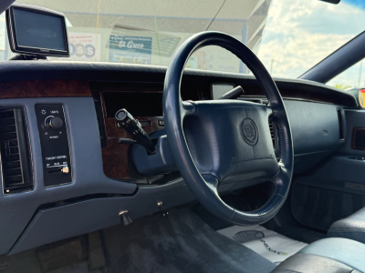 Cadillac Fleetwood 5.7 / LEICHENWAGEN / KRYSTAL / SARG