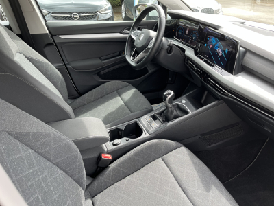 Volkswagen Golf Golf 8 1.5 Tsi 130cv Life CarPlay 2xPDC LED ACC
